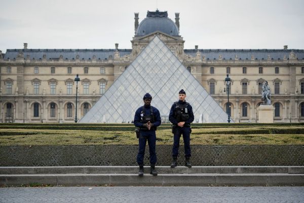 Louvre Museum robbery